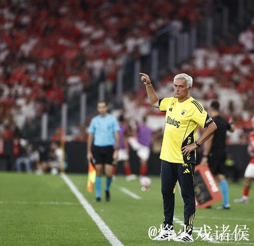 穆里尼奥率队葡超16场不败！本菲卡4球横扫，霸锋梅开二度