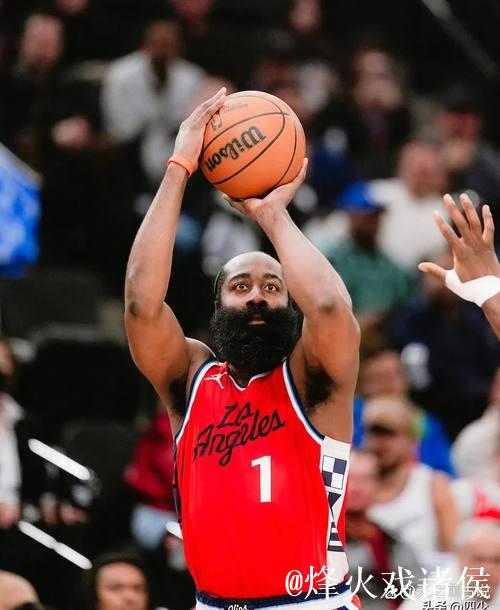 哈登31分钟贡献13分3篮板6助攻3抢断,投篮命中率40% 哈登31分钟贡献13分3篮板6助攻3抢断,投篮命中率40%