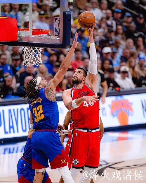 祖巴茨出战33分钟贡献6分13篮板2助攻1盖帽 祖巴茨出战33分钟贡献6分13篮板2助攻1盖帽