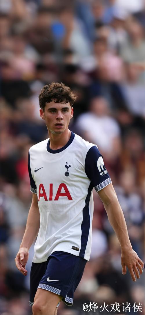 库杜斯:表现需提升;阿奇-格雷渴望控球让我欣慰 库杜斯:表现需提升;阿奇-格雷渴望控球让我欣慰