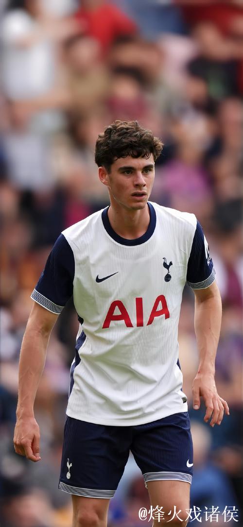 库杜斯:表现需提升;阿奇-格雷渴望控球让我欣慰 库杜斯:表现需提升;阿奇-格雷渴望控球让我欣慰